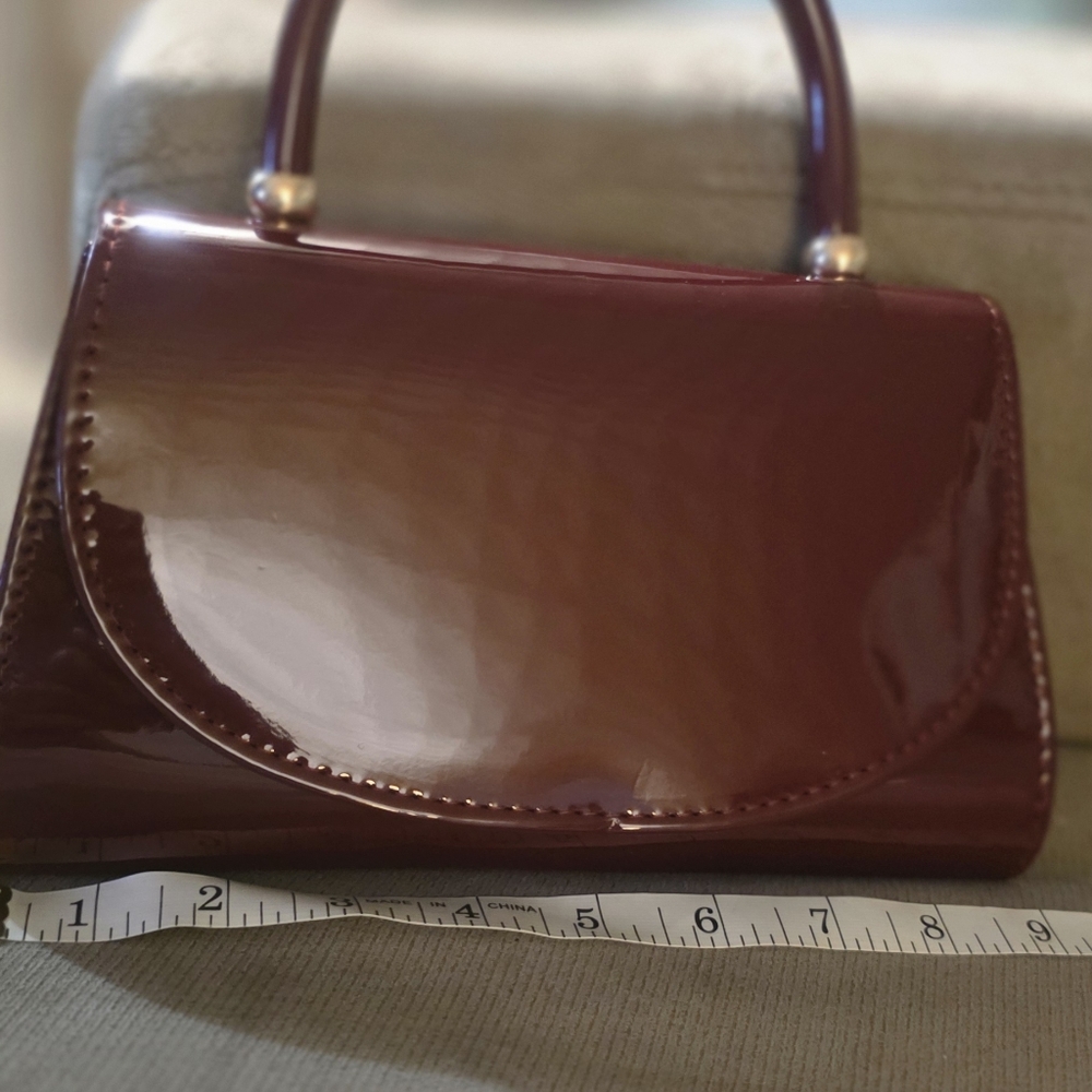 Elegant Mini Burgandy Clutch! - Picture 14 of 14